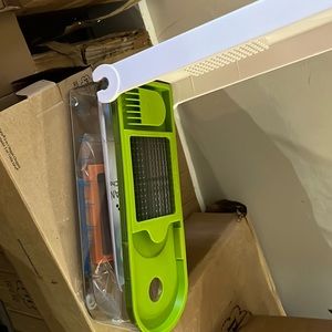 VIDA SANA™
3-in-1 Veggie Chopper